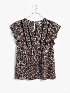 Boho Flutter Sleeve Floral Blouse in Black and Pink